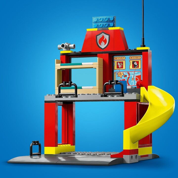 Set LEGO® City 60375 Fire Station and Fire Truck, 153 pjesë