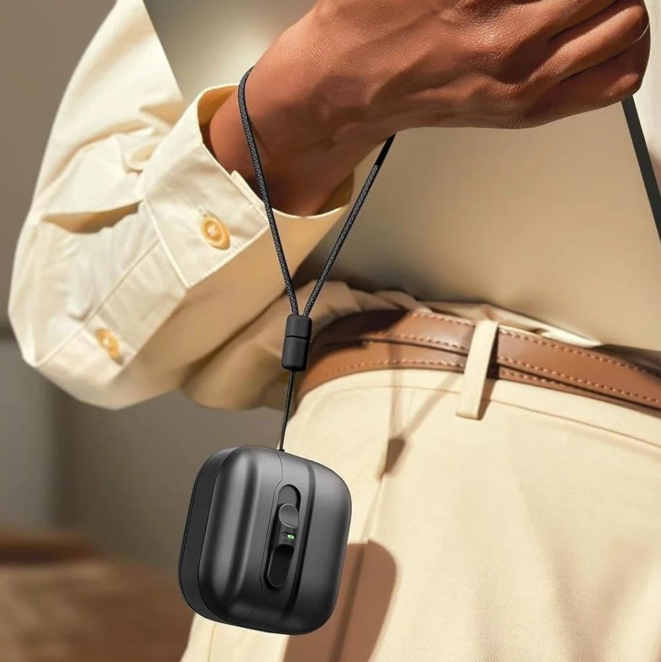 Mbrojtëse ESR Pulse FlickLock (HaloLock) për AirPods 4, e zezë