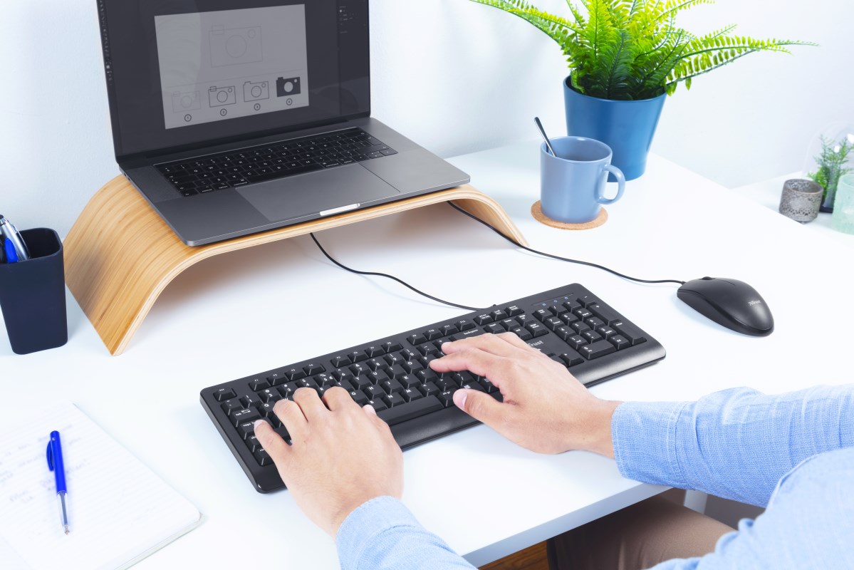 Tastierë universale Trust Primo, USB, e zezë