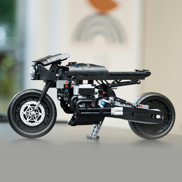 Set LEGO® Technic 42155 THE BATMAN - BATCYCLE™, 641 pjesë