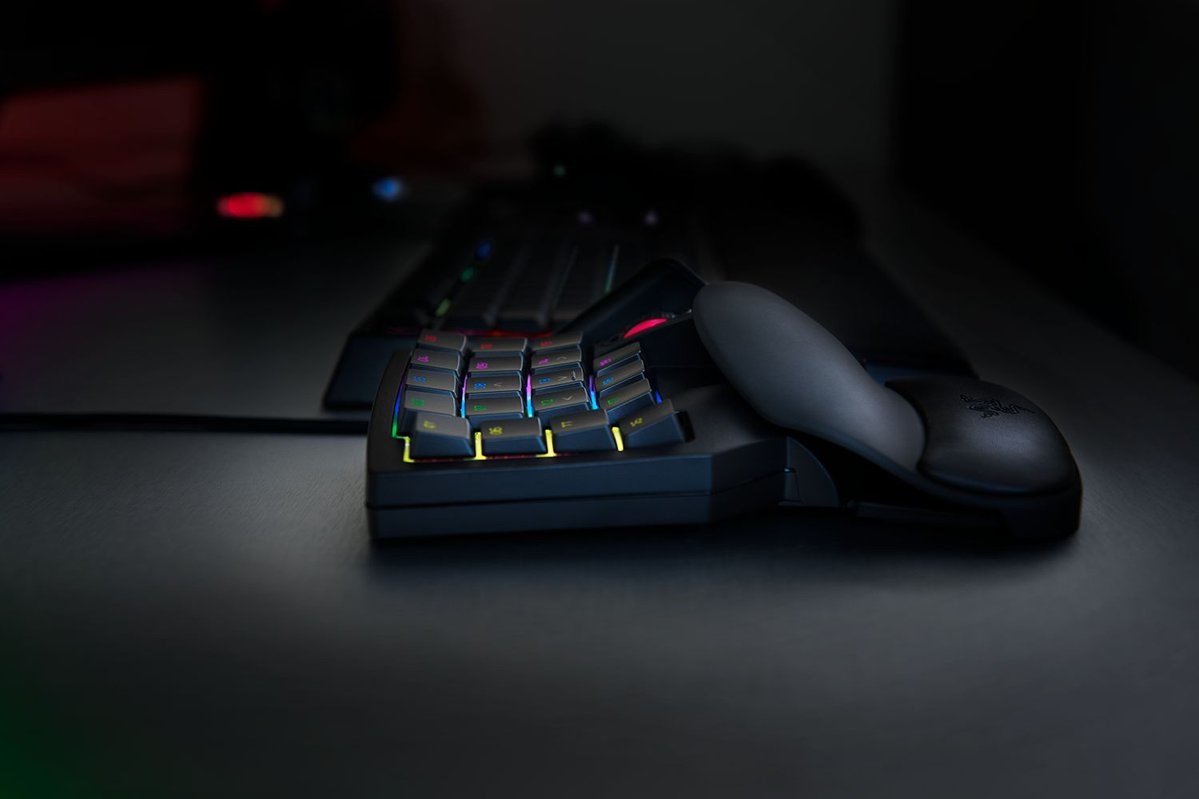 Tastierë numerike Razer Tartarus V2, USB, 32 taste, e zezë