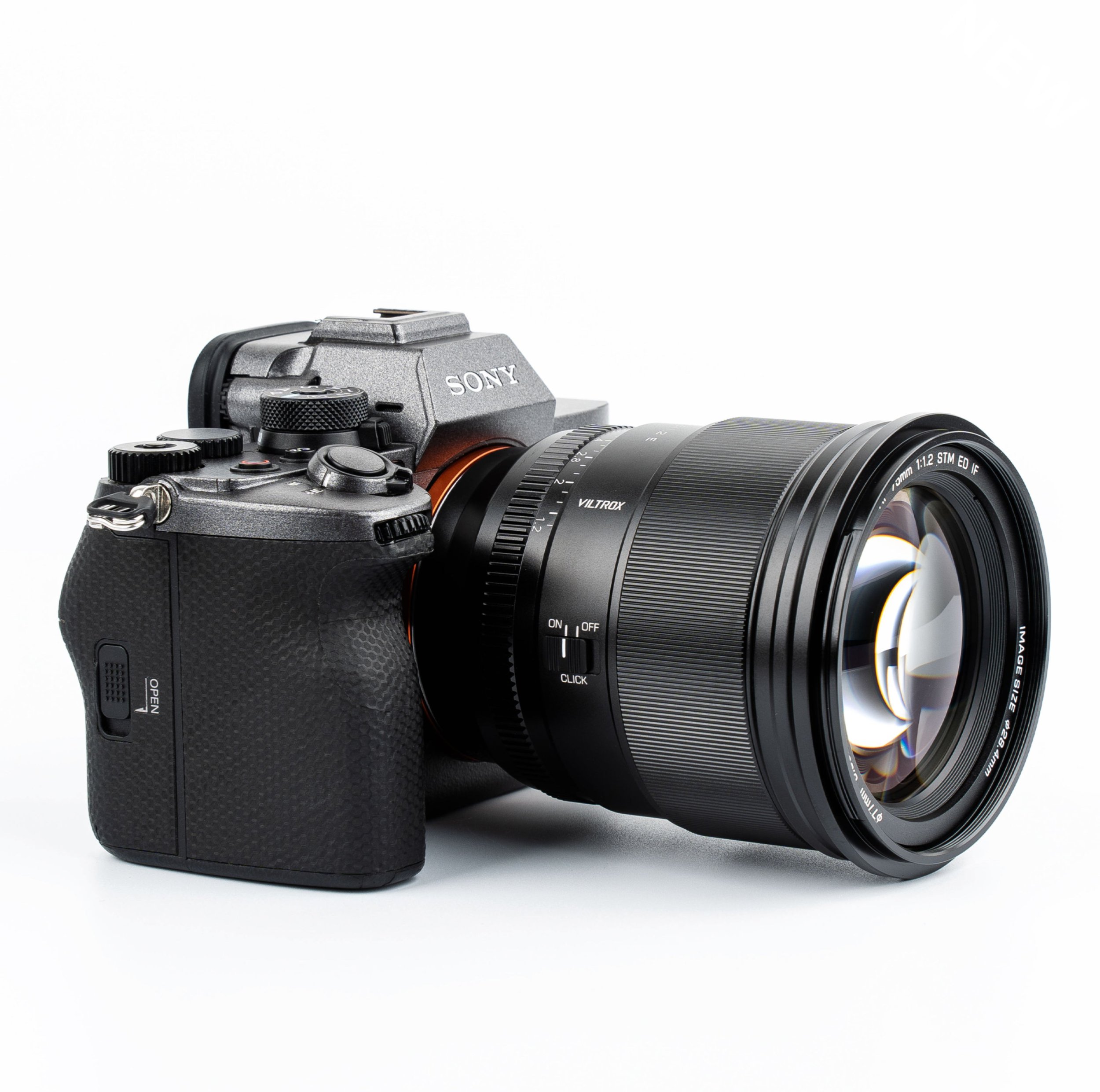 Leќa Viltrox Pro Series AF 75mm F1.2 E за Sony E, APS C, црна