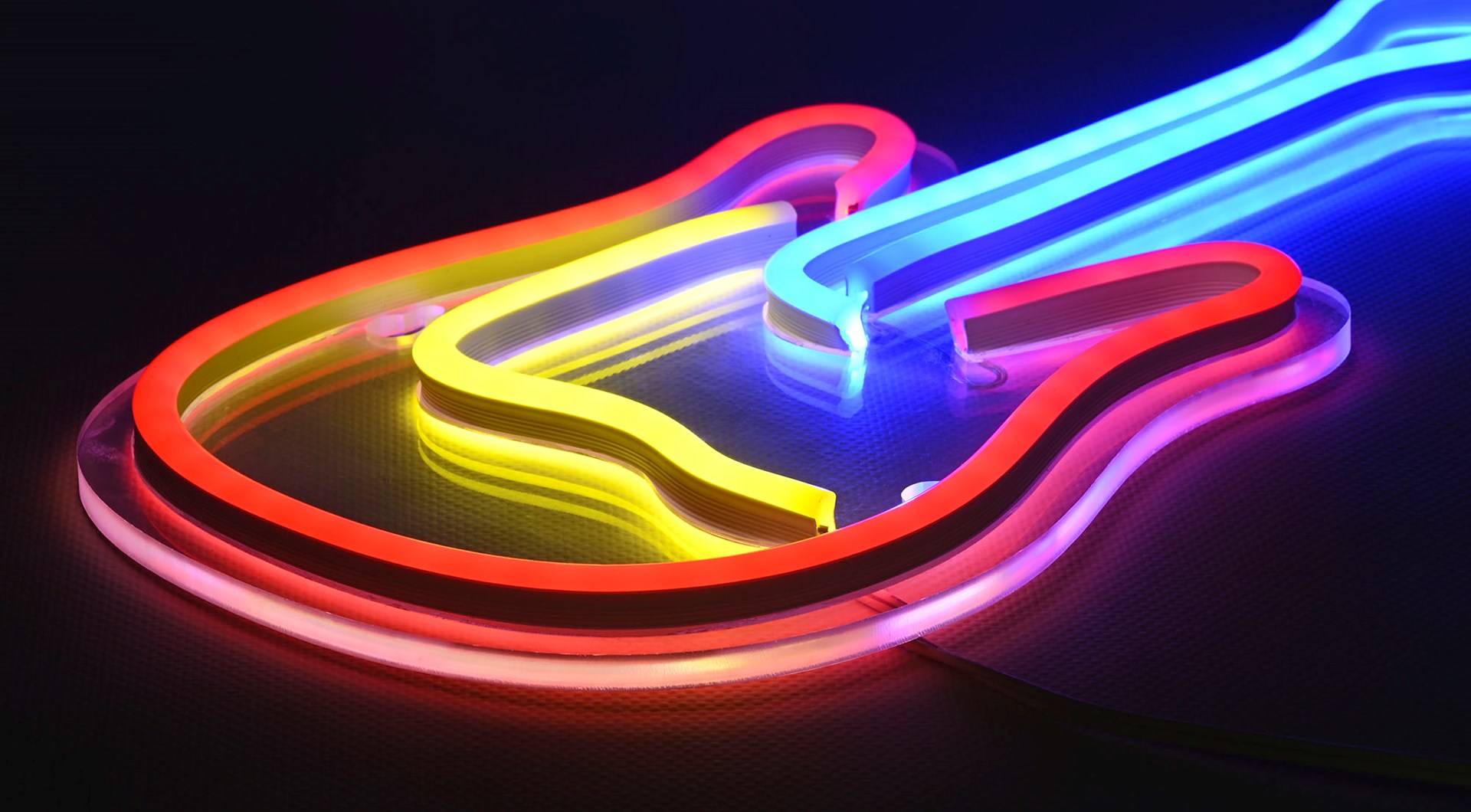 Llambë dekorative Activejet AJE-NEON GUITAR, LED neon, me USB, shumëngjyrëshe