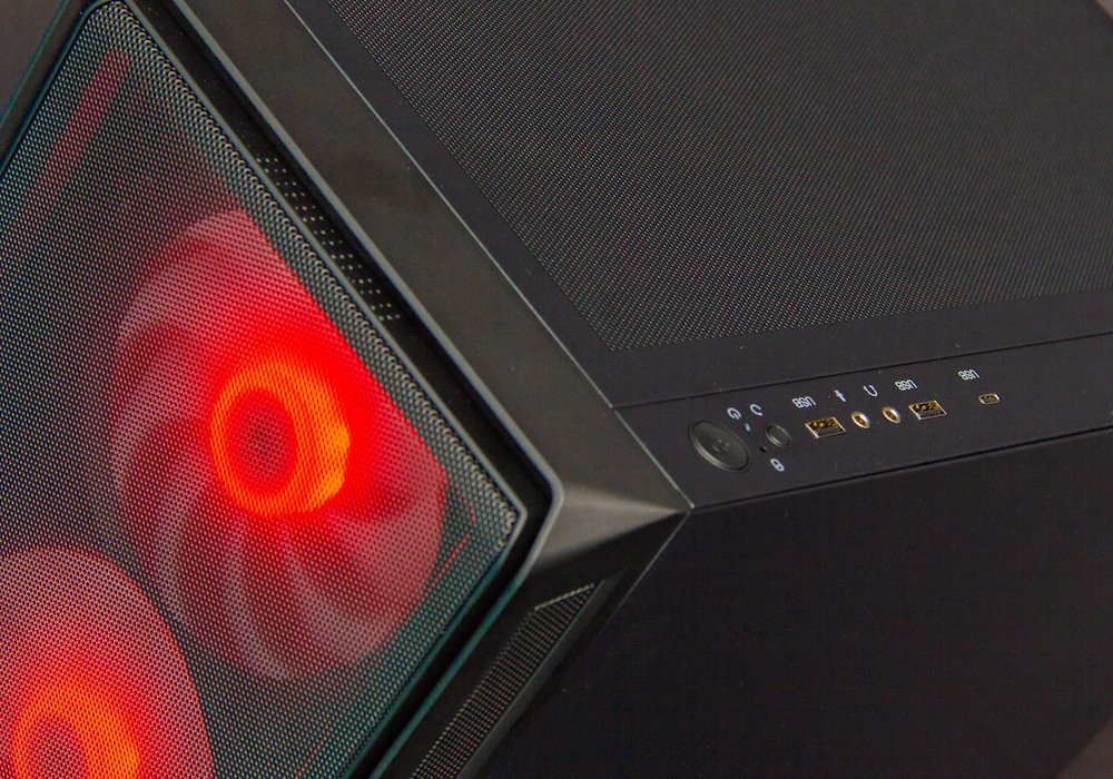 Kompjuter HAL3000 Alfa Gamer Super, Ryzen 7 9800X3D, RTX 4070 Ti Super, i zi