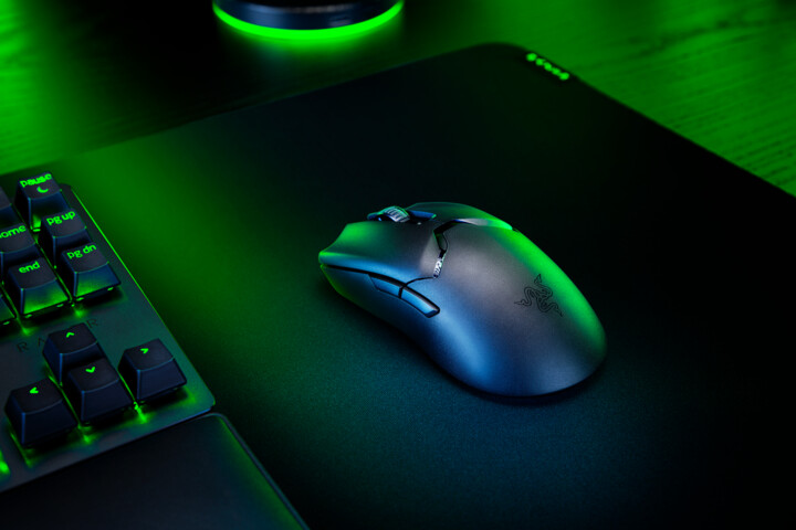 Maus Razer Viper V2 Pro, i zi 