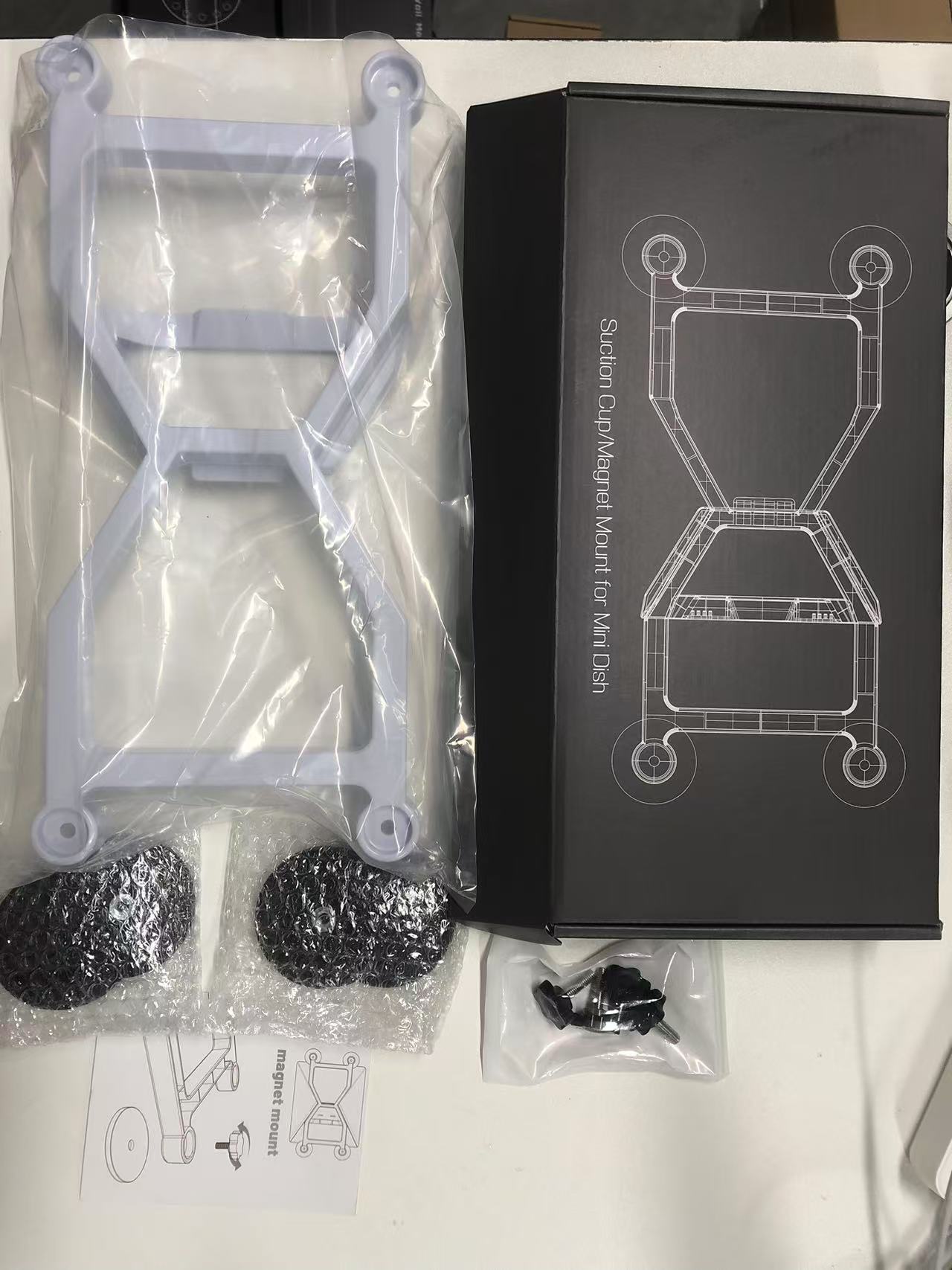 Mbajtës magnetik për makinë Starlink Mini, i bardhë