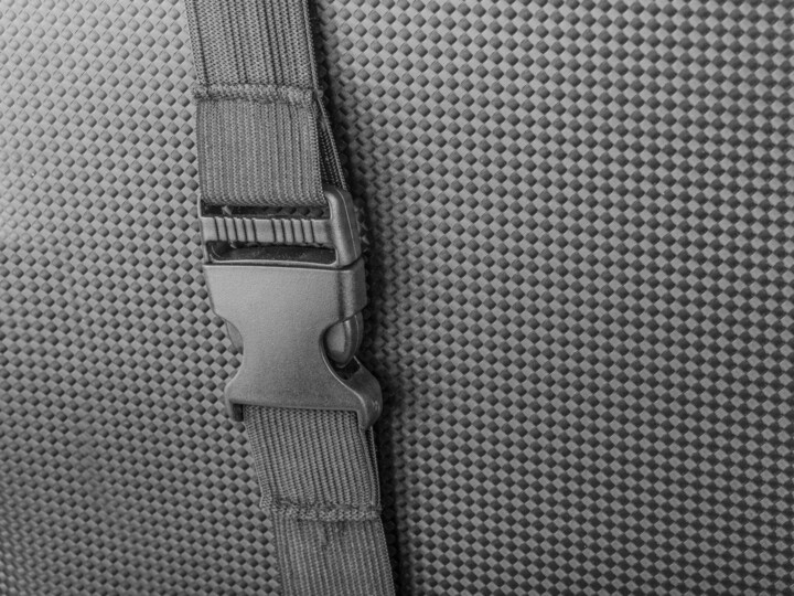 Karrige Genesis Nitro 770, e zezë / kuqe