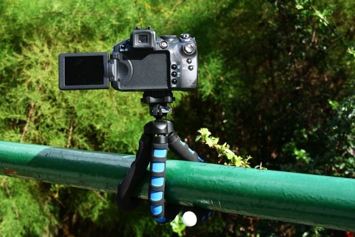 Tripod fleksibël Xrec, lartësi 18 cm, për kamera dhe kamkorder, i zi