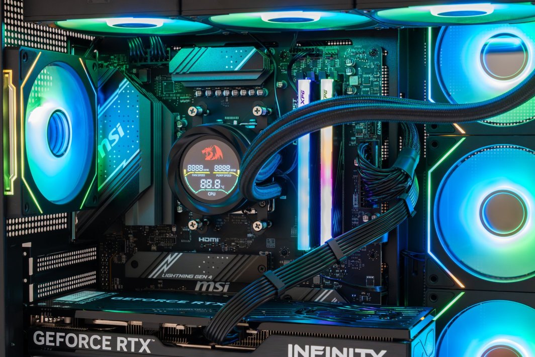 Kompjuter gaming Morele Game X G300, RTX 5070 Ti, i zi