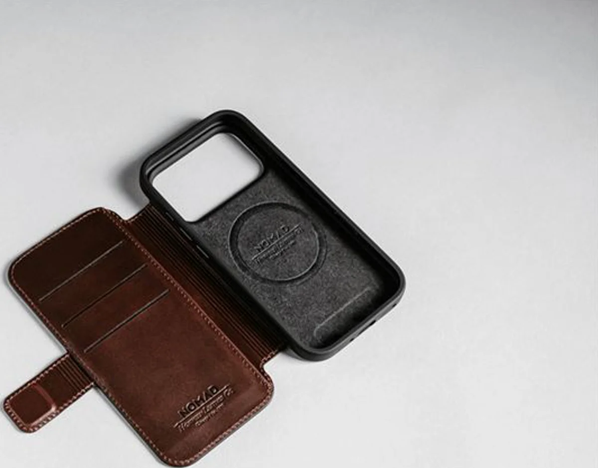 Këllëf folio Nomad Modern Leather, për iPhone 17 Pro, lëkurë Horween, kafe rustic