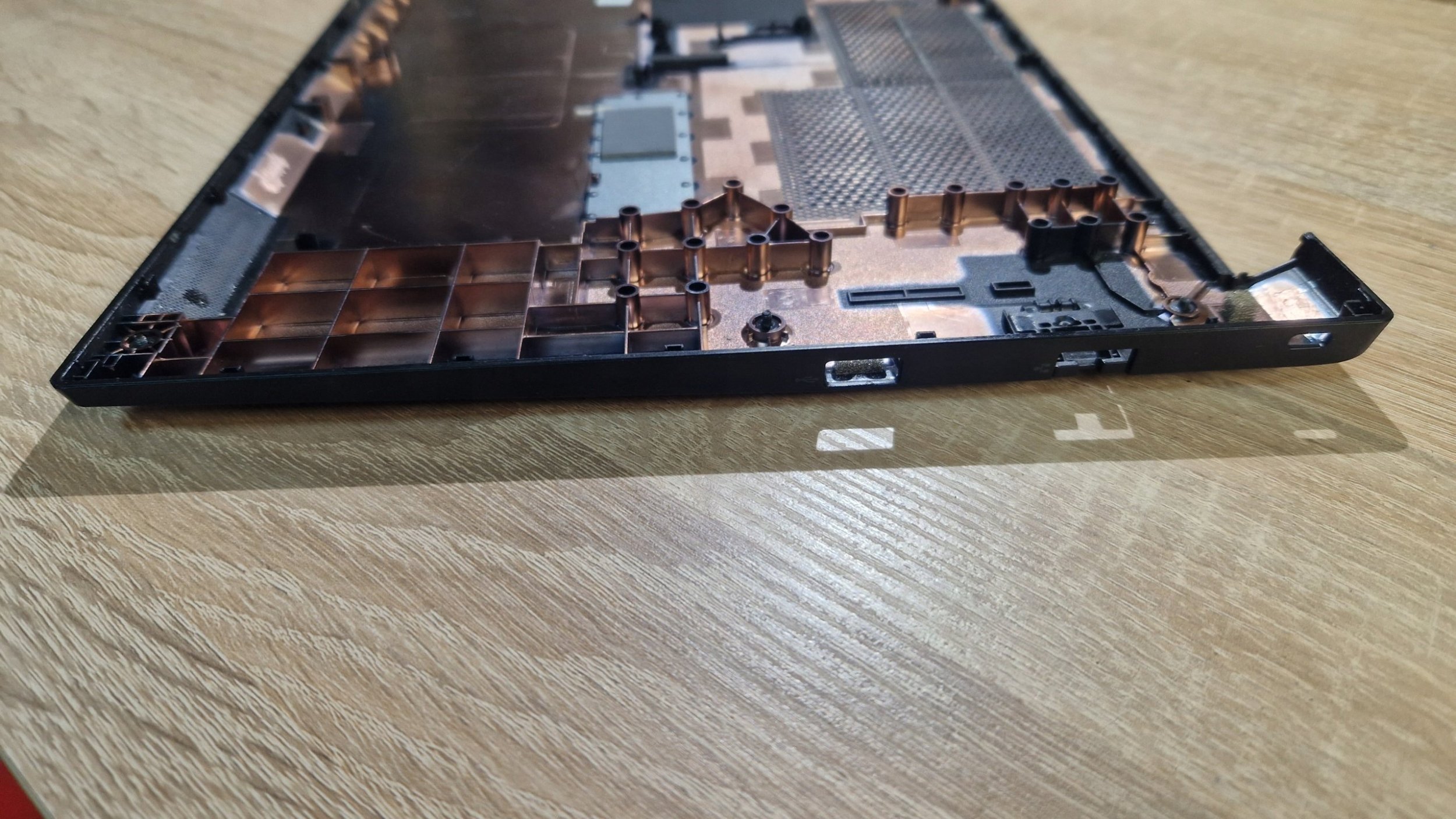Kapak i poshtëm laptopi Lenovo 5CB0Z69219, për ThinkPad E15 G2, i zi