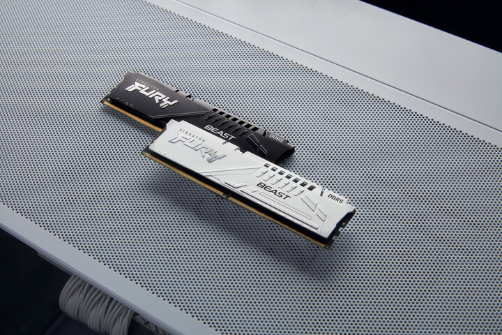 Оперативна меморија	Kingston Fury Beast White 64GB (2x32GB) DDR5 5600 CL40 
