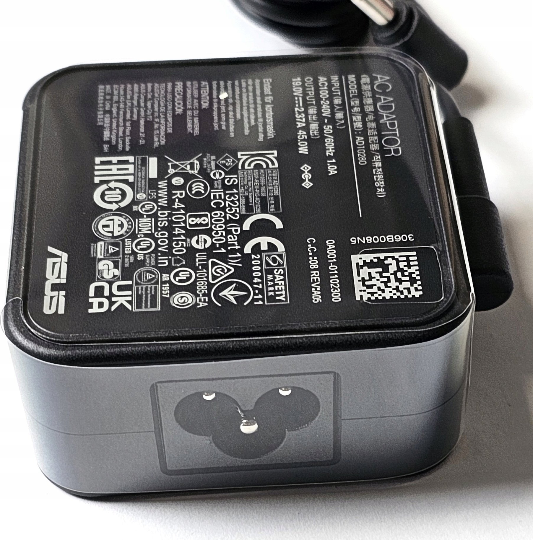 Адаптер за напојување ASUS 0A001-00694300, 45W, за лаптоп, црн