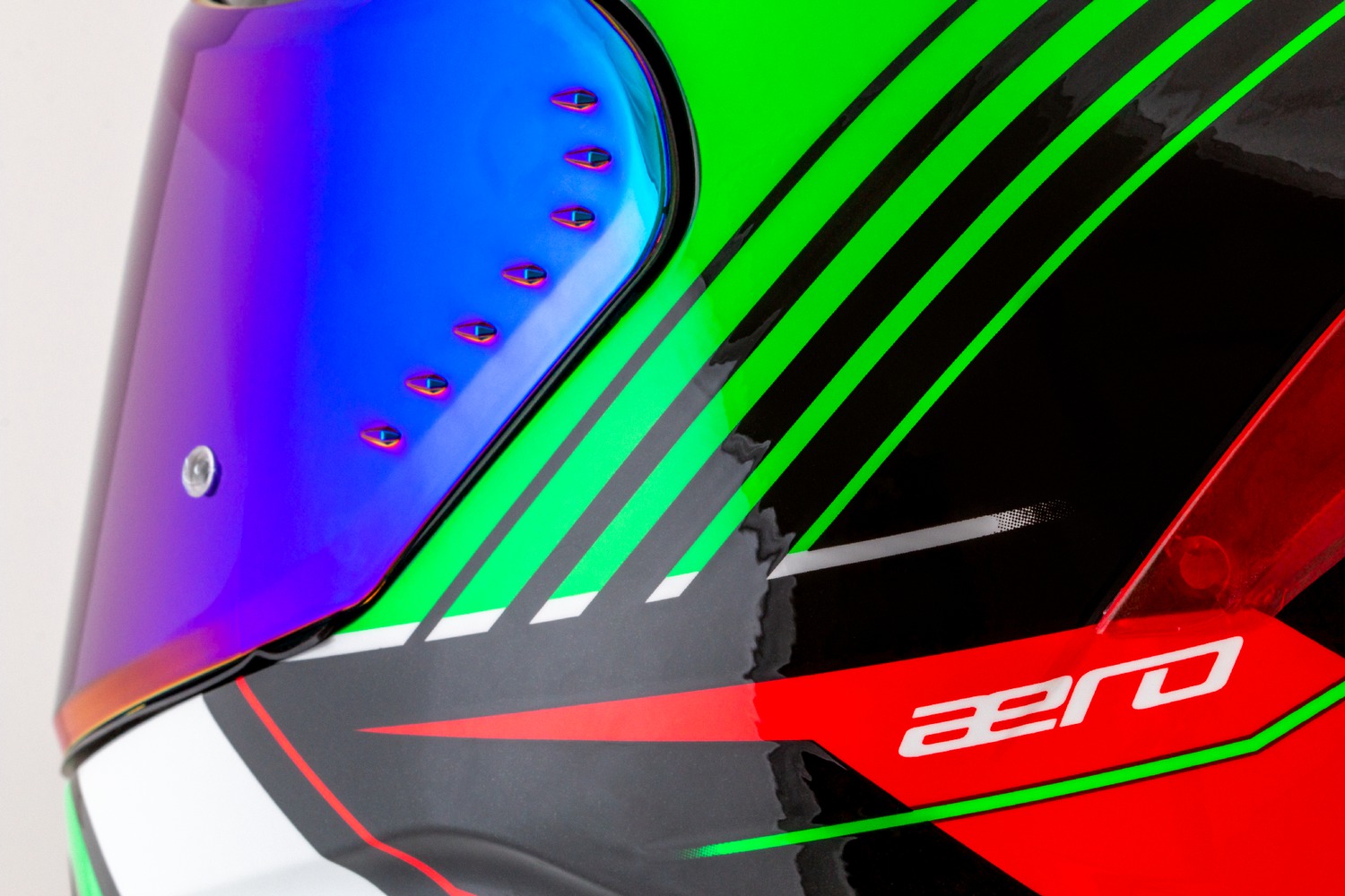 Helmetë moto CASSIDA Aero Drome 2026, integrale, polikarbonat, e zezë perlë e kuqe jeshile e bardhë