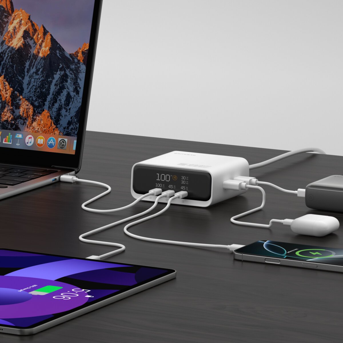 Karikues tavoline 4smarts Desk Charger GaN Screen, 100W, 3x USB C 2x USB A, i bardhë