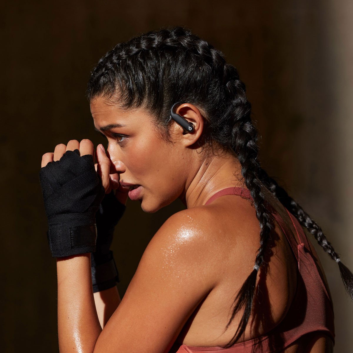 Kufje sportive Beats Powerbeats Pro 2, pa tela, me ear hook, të zeza