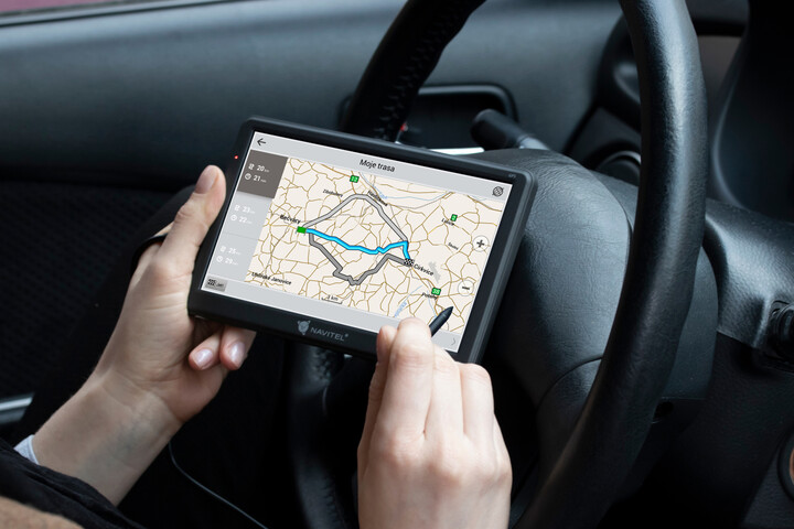 Navigacion për veturë Navitel E700