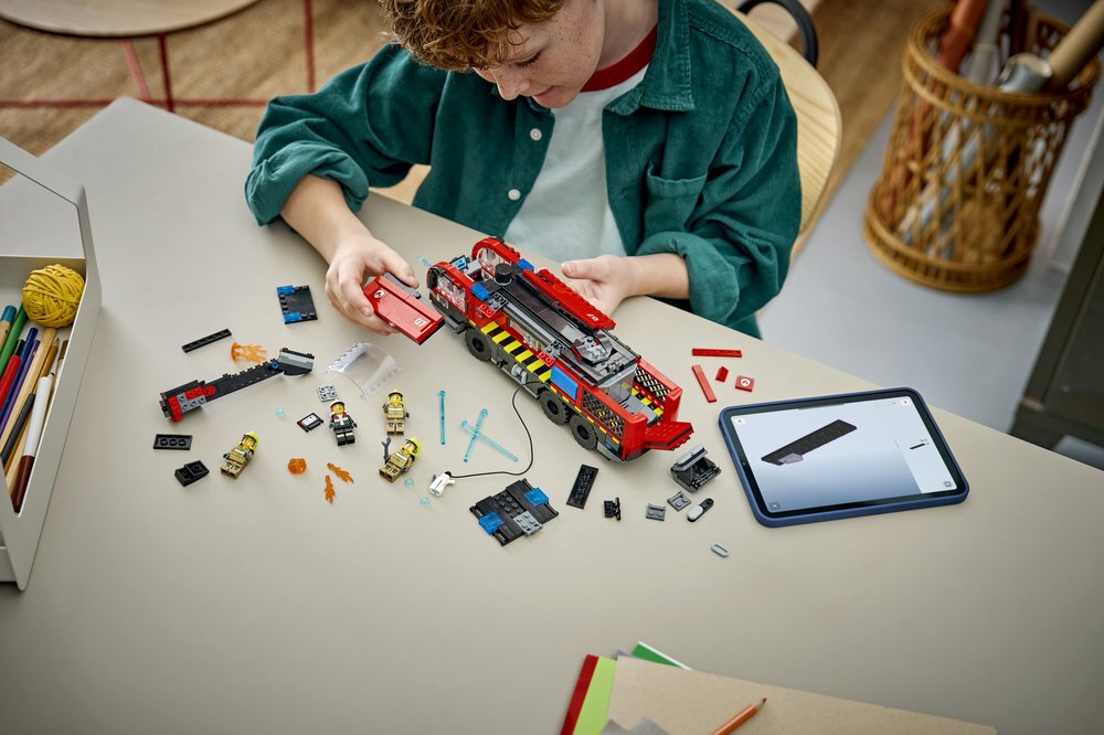 Set lodër LEGO Airport Fire Truck 60499, kamion zjarrfikës aeroporti, ndërtim kreativ, shumëngjyrësh