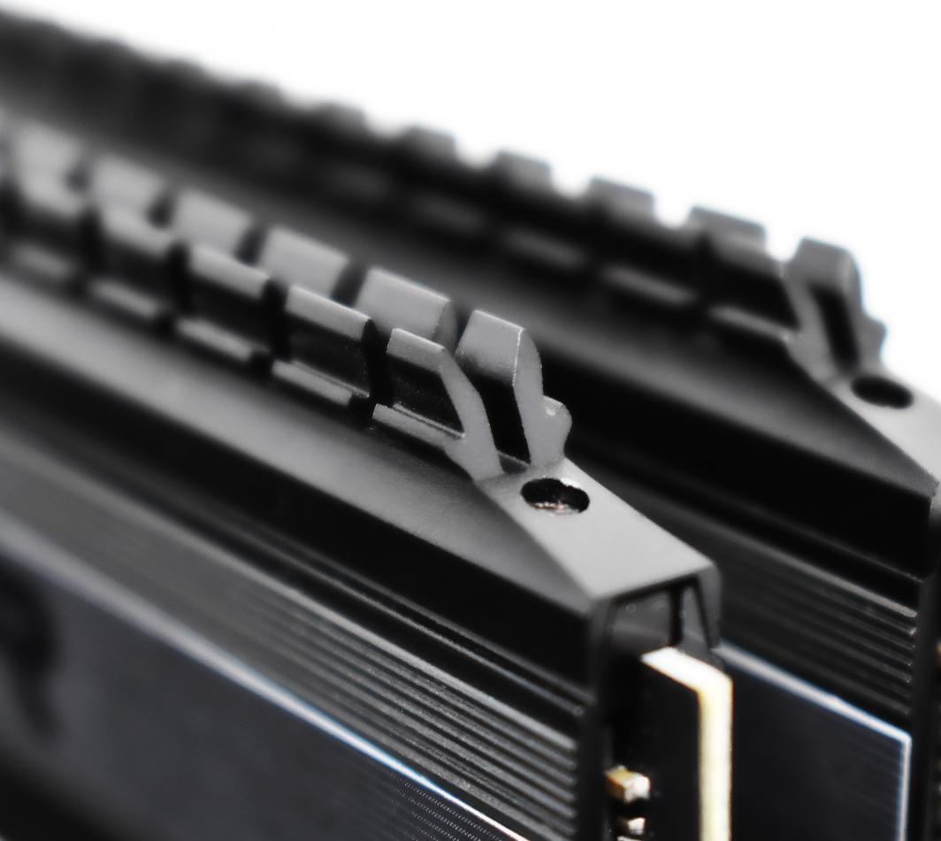 Memorie Patriot Viper 4 BLACKOUT, DDR4, 16 GB, 3200 MHz, CL16, PVB416G320C6K