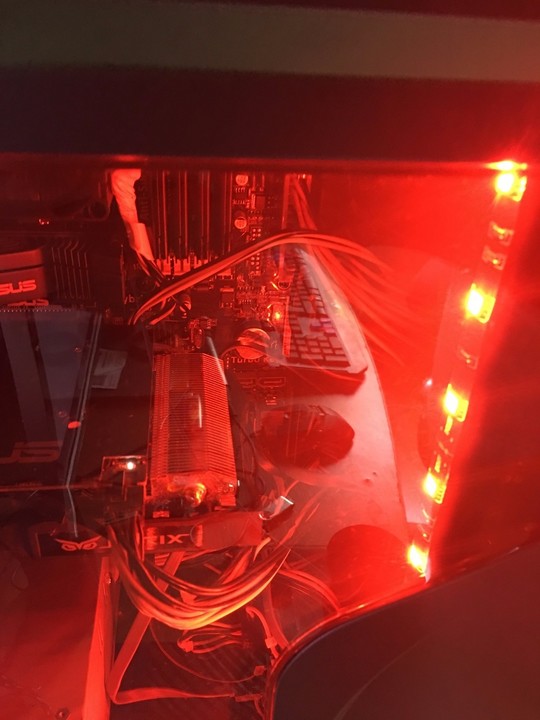 Ngjitës për kabinet Akasa AK-LD02-05RD 60 cm, e kuqe