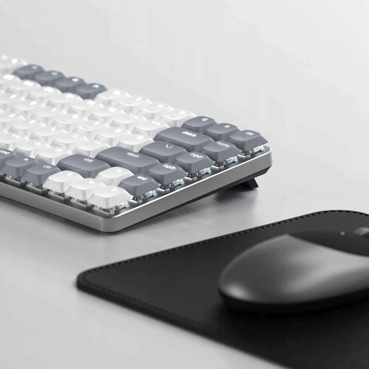 Tastierë Satechi SM1, USB dhe Bluetooth, QWERTY anglisht, gri me të bardhë