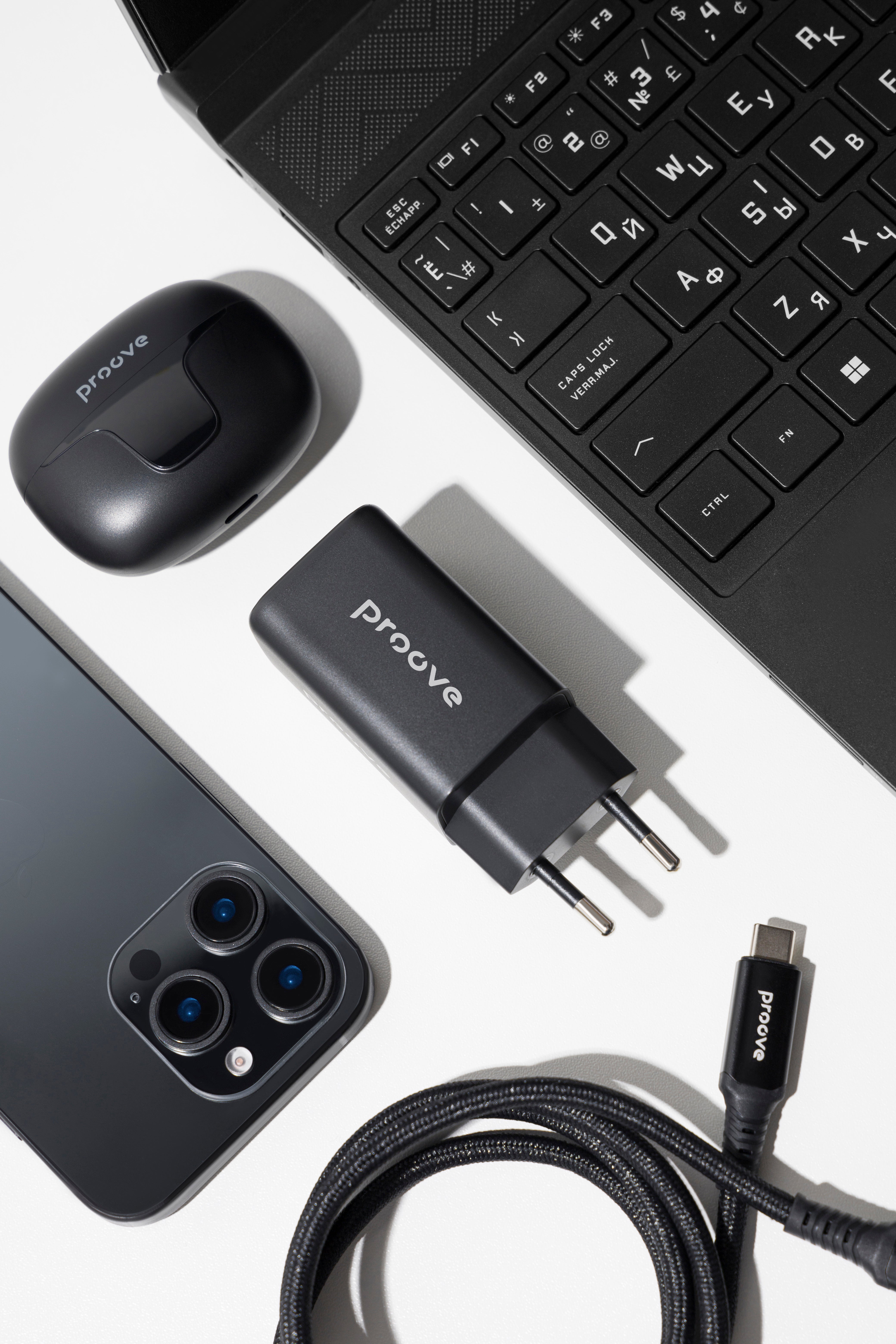 Karikues muri Proove Pocket, 65W, me 2×Type-C dhe USB, i zi
