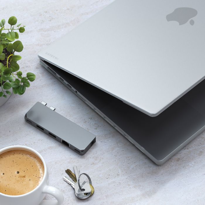Satechi Eco Hardshell Case for MacBook Pro 16, Clear