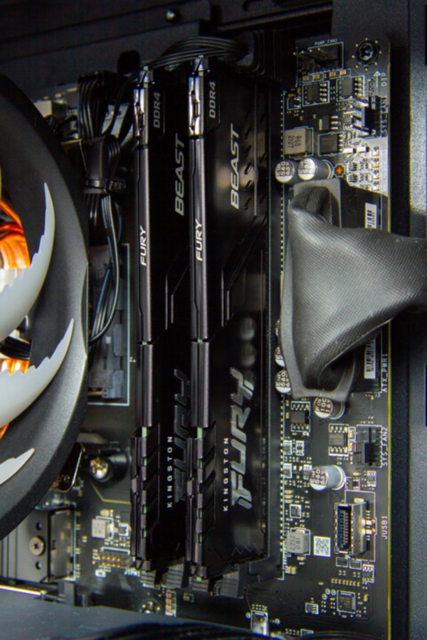 Kompjuter HAL3000 MČR Finale 2 Pro 3060, AMD Ryzen 5, 16GB RAM, 1TB SSD, NVIDIA GeForce RTX 3060, i zi