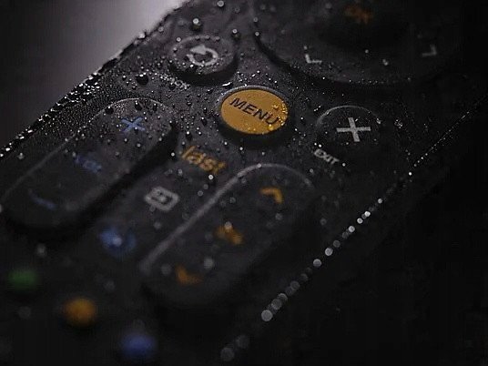 Telekomandë universale One for All EazyClean 2in1, me dritë, e zezë