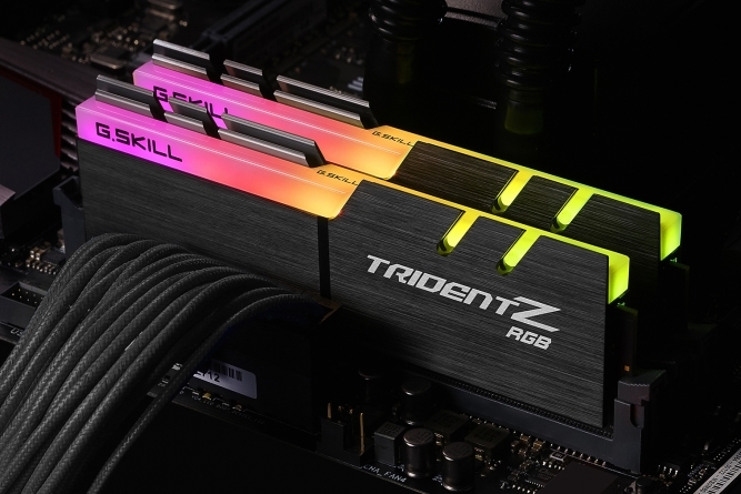 Memorie G.Skill Trident Z RGB, DDR4, 32 GB, 3200 MHz, CL14, F4-3200C14D-32GTZR