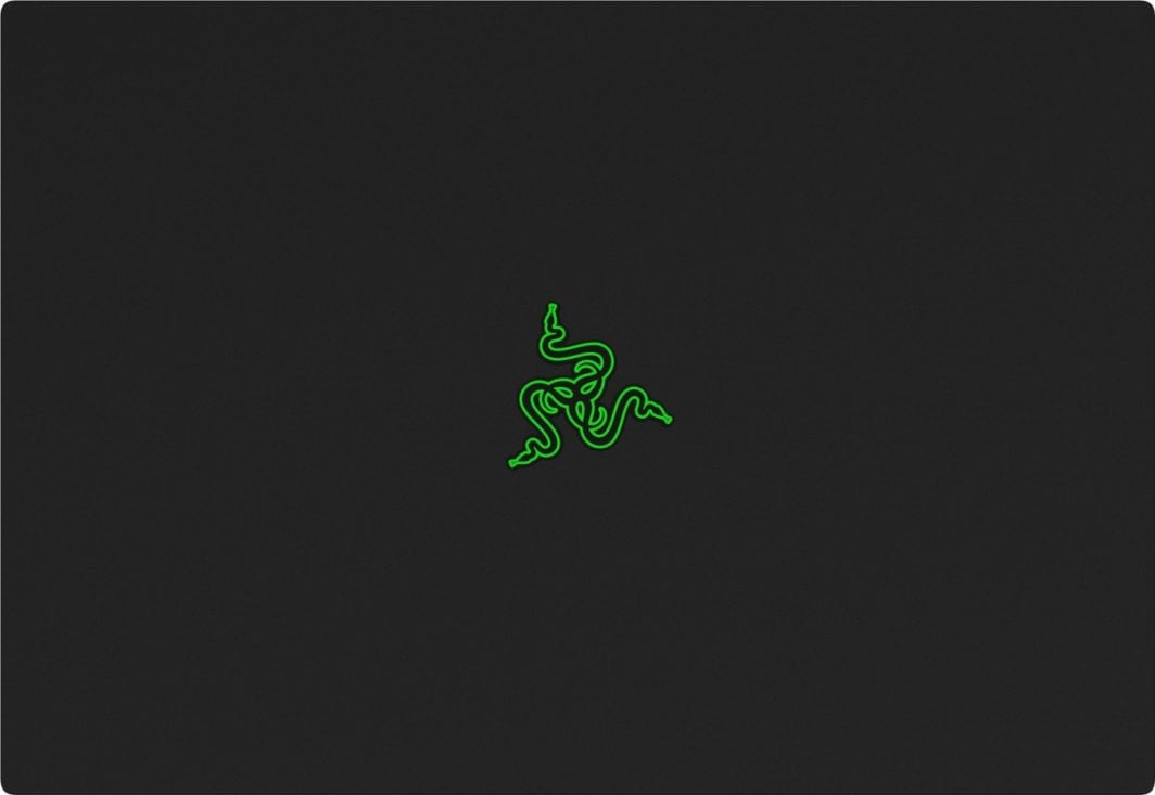Laptop Razer, 16" 240 Hz, Intel Core i9 13950HX, 16 GB RAM, 1 TB SSD, NVIDIA GeForce RTX 4070, i zi