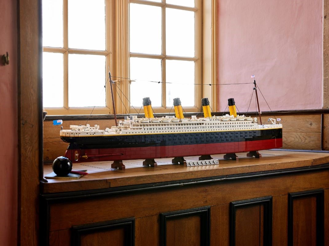Set LEGO Icons Titanic 10294, model koleksionues, mbi 9000 pjesë, shumëngjyrësh