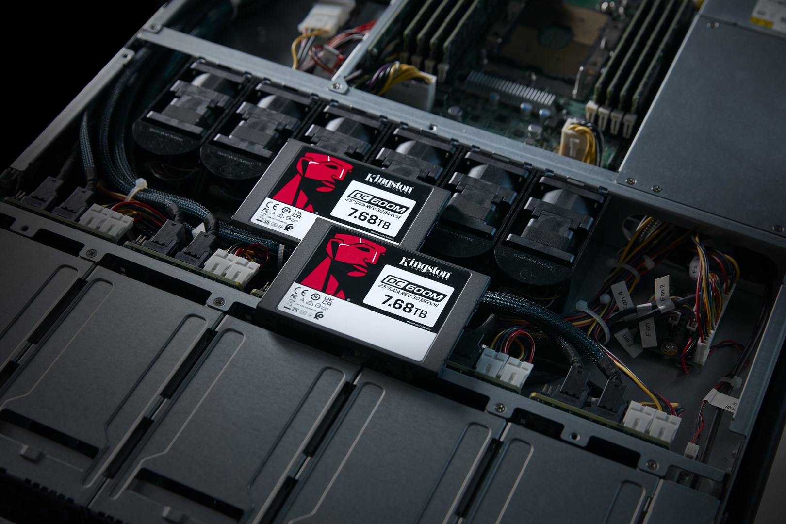 Disk SSD kingston Technology 7680G DC600M, 2.5", 7.68 TB