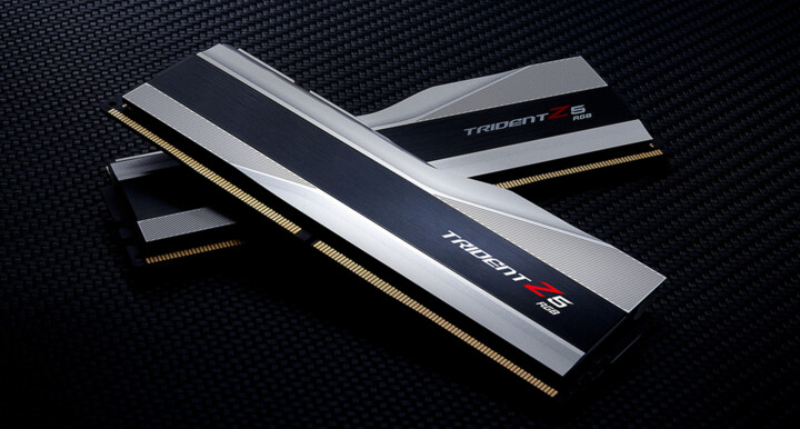 Мемориски модули G.Skill Trident Z5 RGB 32GB (2x16GB) DDR5 5600 CL30, AMD EXPO, сребрена боја
