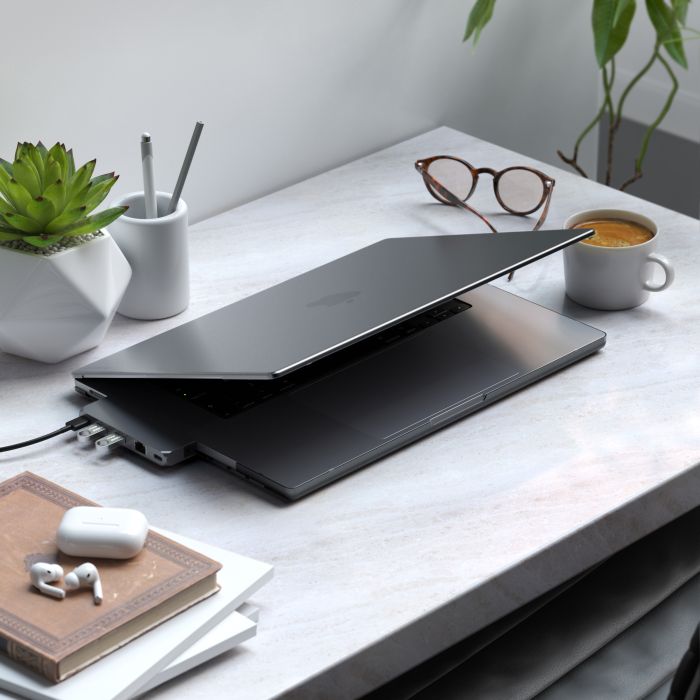 Satechi Eco Hardshell Case for MacBook Pro 16, Dark