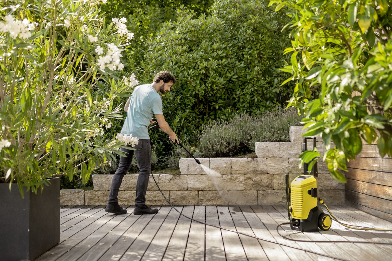 Pastrues me presion i lartë Karcher K 5 WCM Premium, motor me ftohje me ujë, bobinë për zorrë, i verdhë
