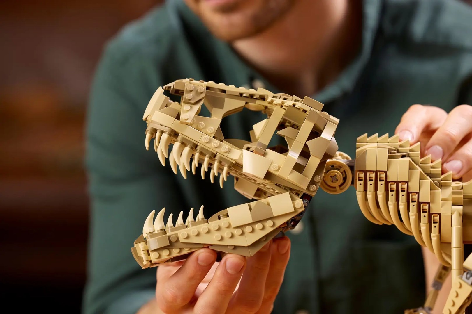 Set LEGO Dinosaur Fossils Tyrannosaurus Rex, model ndërtimi, dekor ekspozite, shumëngjyrësh