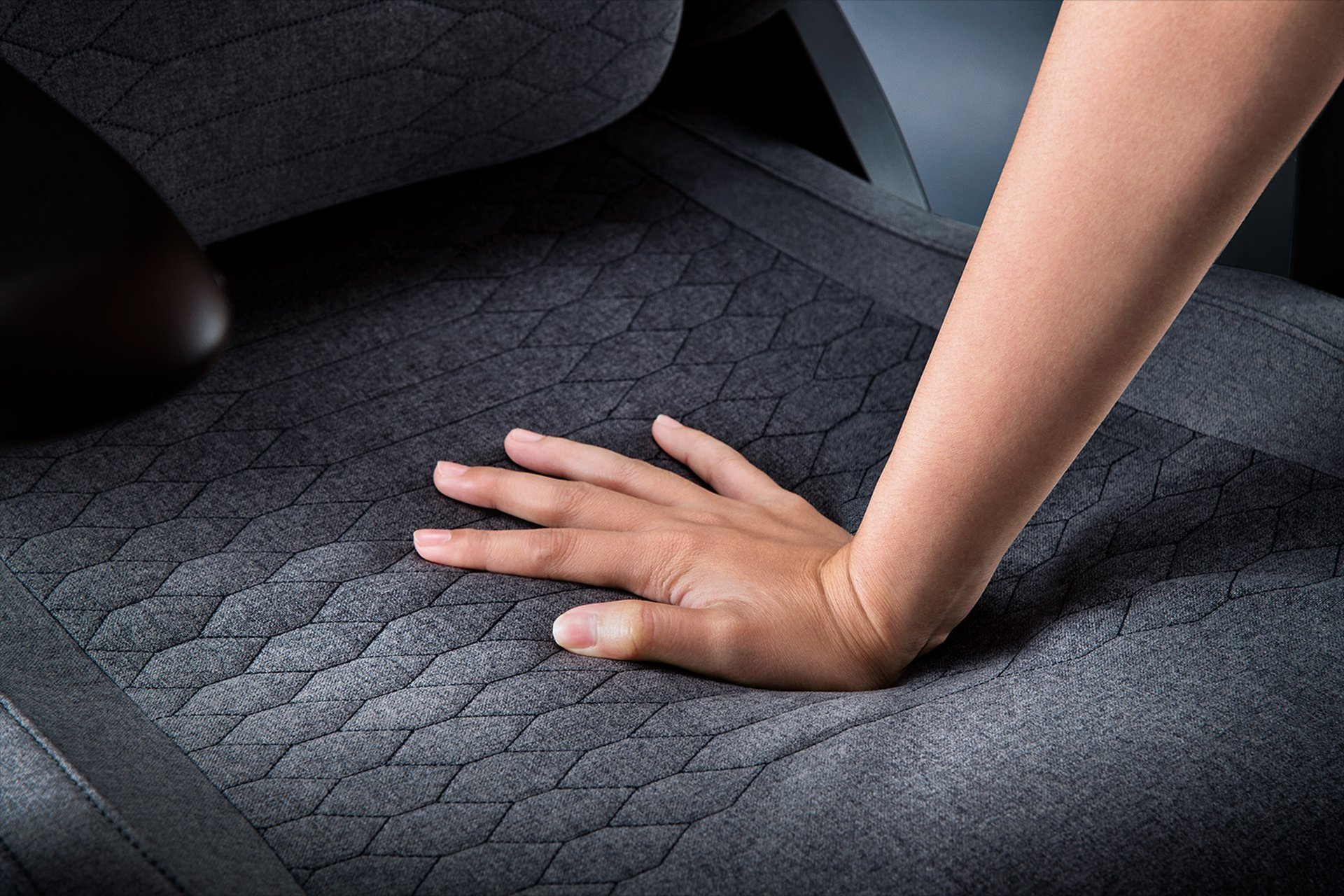 Karrige gaming Razer Iskur V2, material tekstil, ergonomike, e zezë