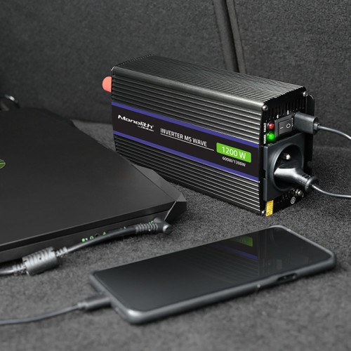 Inverter Qoltec Monolith, 600W, 12V në 230V, i zi