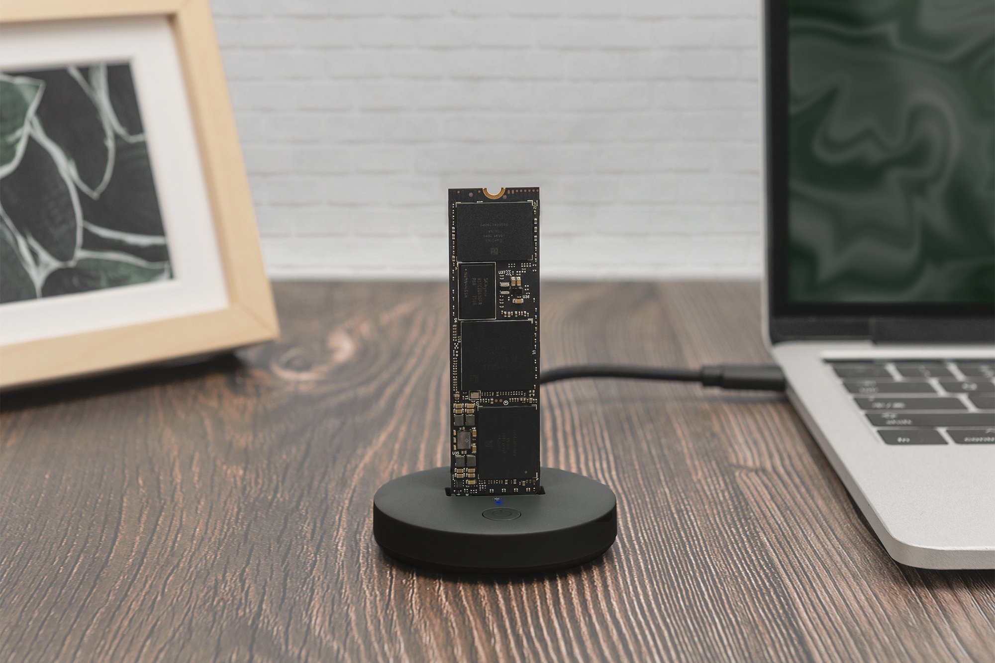 Docking stacion Digitus për SSD M.2 NVMe SATA, USB C 3.2 Gen2 10Gbps, deri 4TB, i zi
