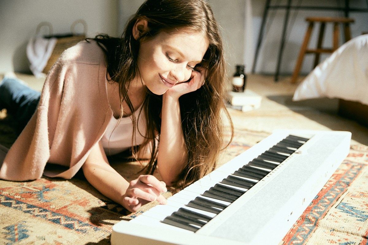 Tastierë Casio Casiotone CTS1, 61 taste, Bluetooth, e bardhë