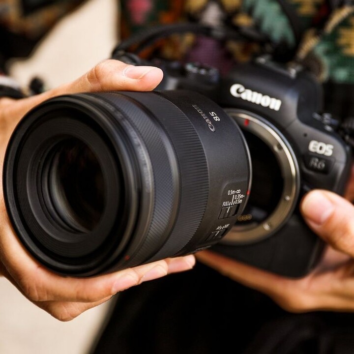 Lente Canon RF 85mm F2 MACRO IS STM