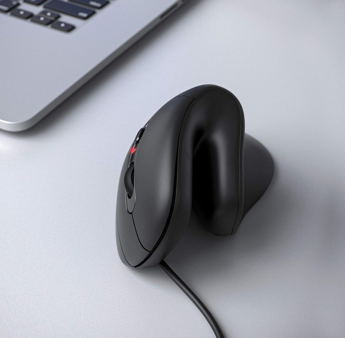 Mouse vertikal me kabllo Equip 245119, ergonomik, USB A USB C, i zi