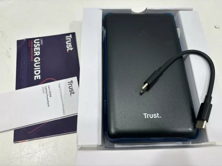 Надворешна батерија Труст Ларо, 100W, 2x УСБ-Ц 1x УСБ-А, црна