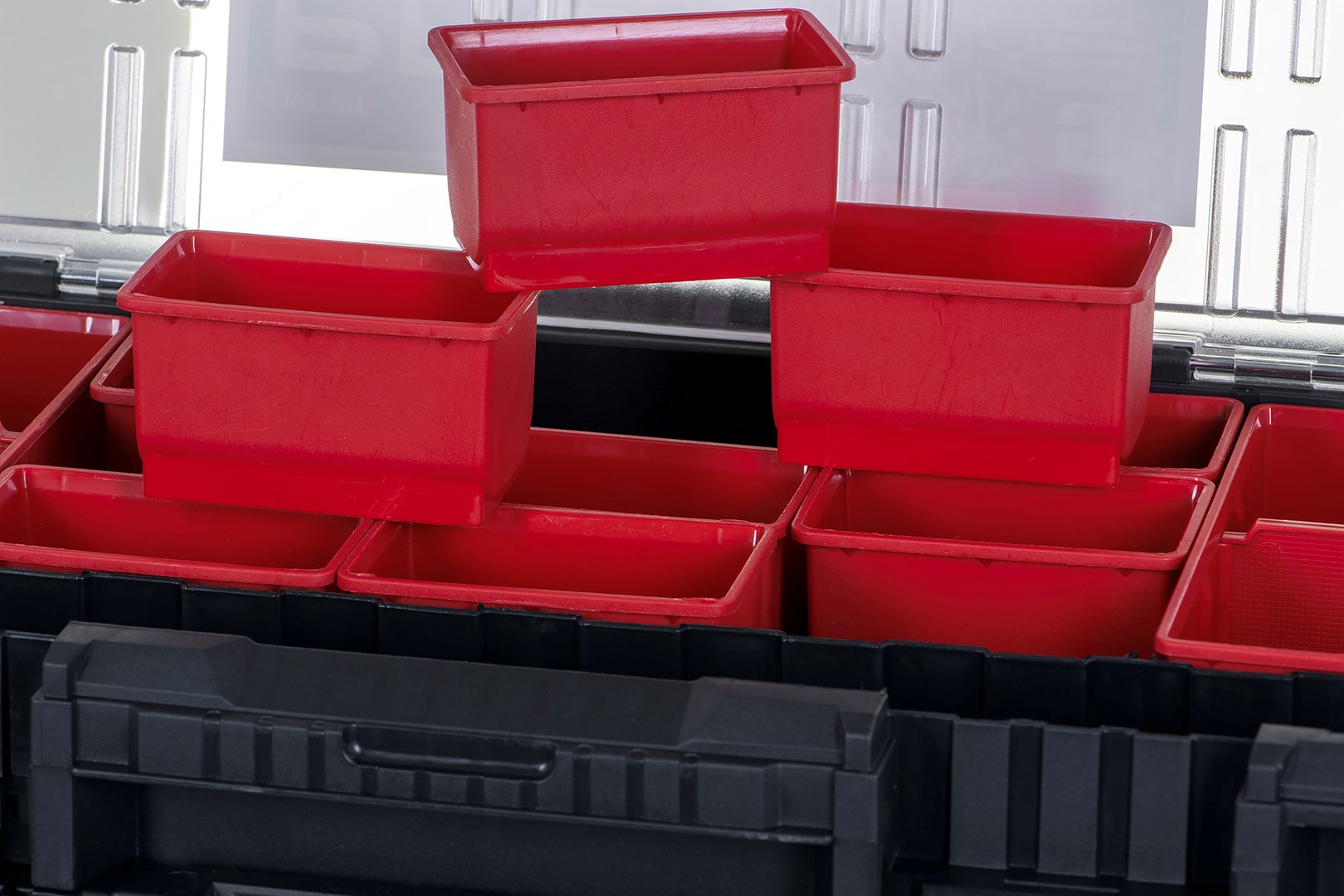 Kuti veglash Keter Tool Box 237785, cantilever, dorezë metalike, gri