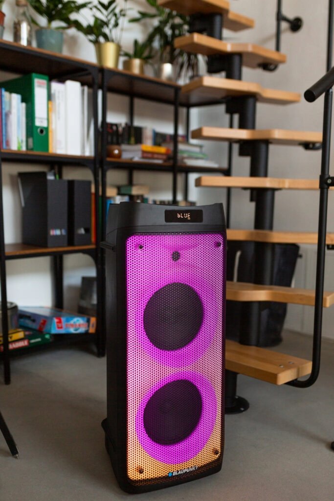 Altoparlant Bluetooth Blaupunkt BT Karaoke, 700W, LED, 2 mikrofona