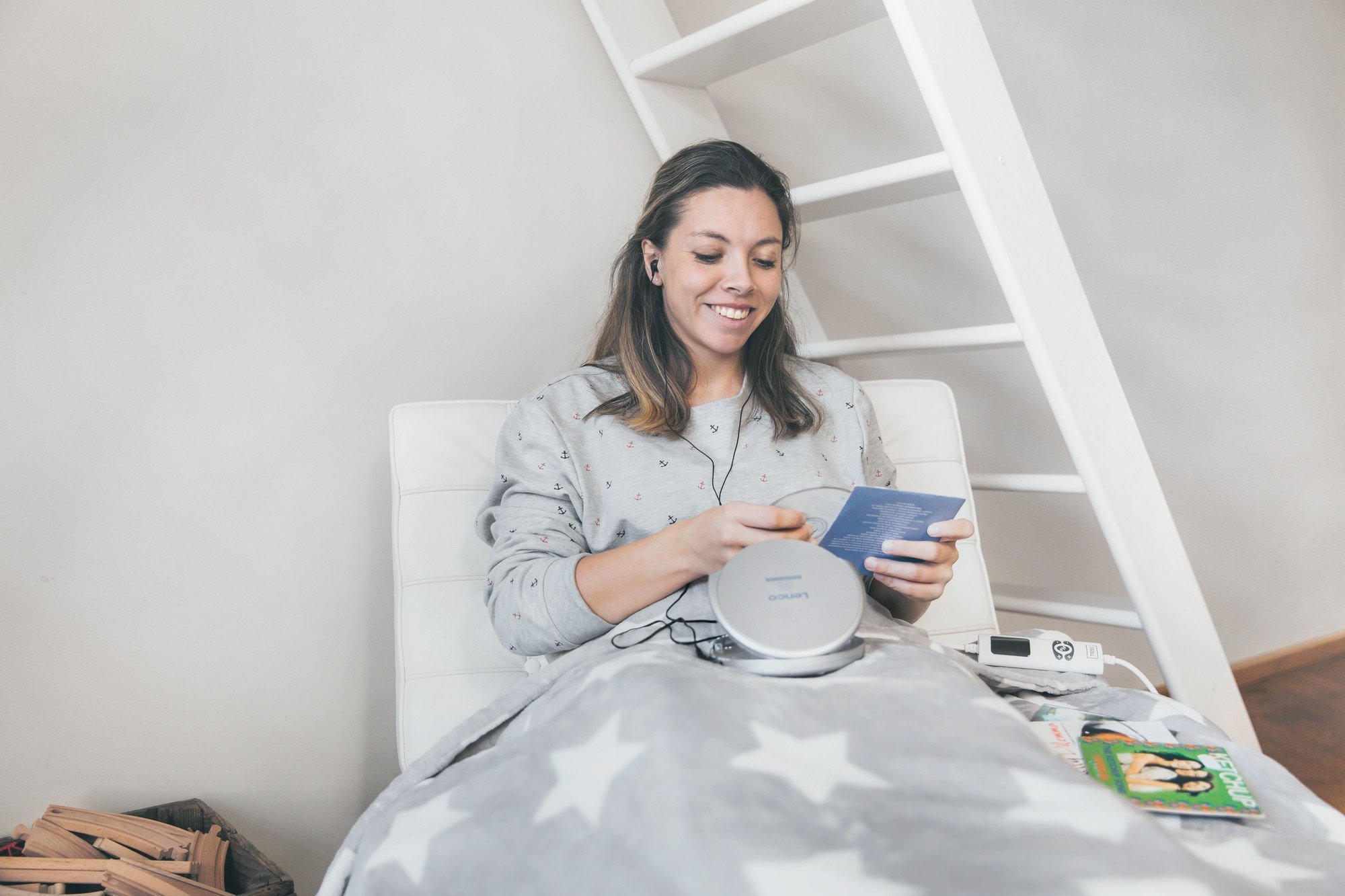 CD player portativ Lenco CD-201, MP3, ekran LCD, argjendtë