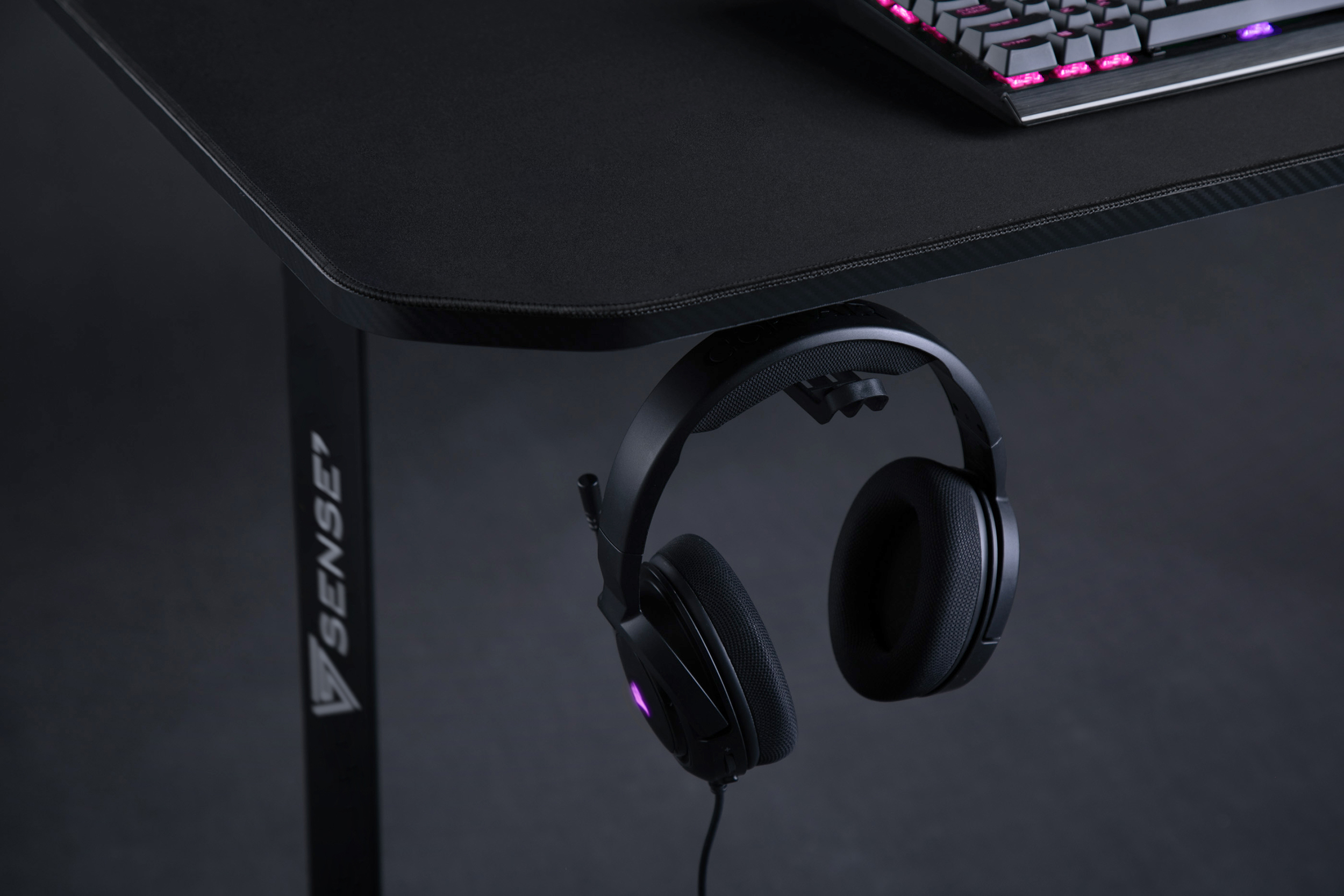 Tavolinë SENSE7 Nomad Classic 140cm x 60cm, e zezë