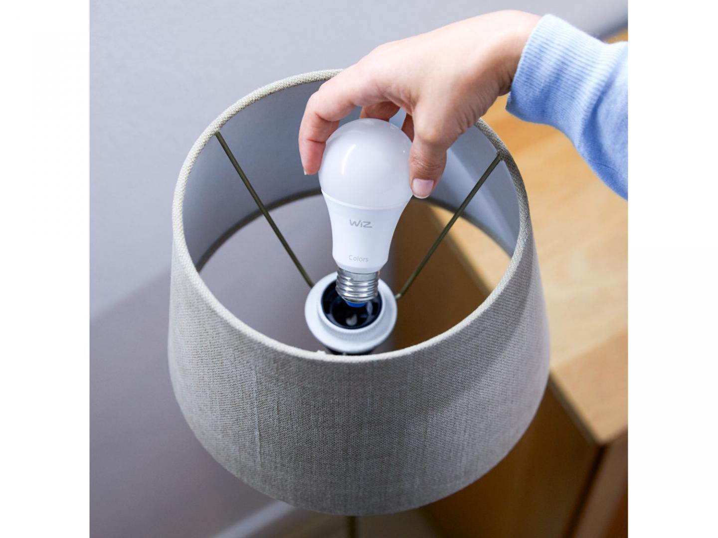 Llambë smart WiZ LED E27 A60, 8W 806lm, 2700-6500K, paketë 2 copë