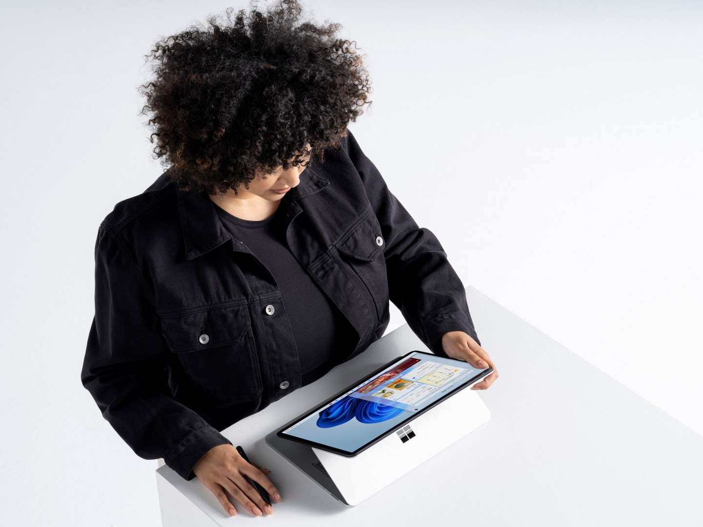 Лаптоп Microsoft Surface Laptop, 14.4", Intel i7-11370H, 32 GB RAM, 1000 GB SSD, NVIDIA RTX A2000, платина